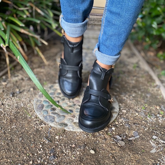 BLACK FAUX LEATHER BOOTIES - Picture 3 of 5